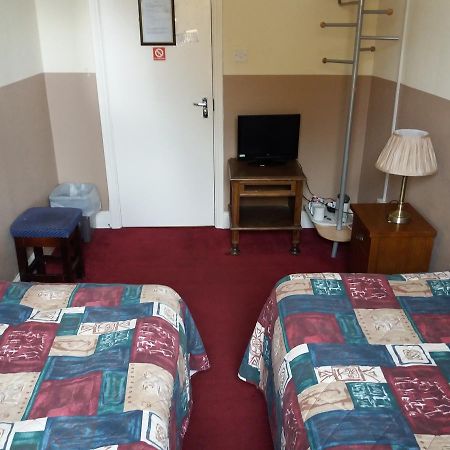 克劳奇橡树住宿加早餐旅馆 阿德尔斯通 外观 照片