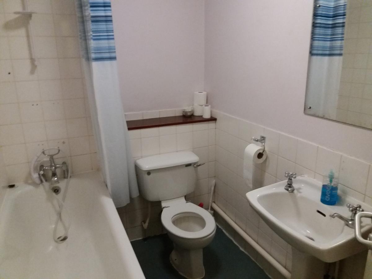克劳奇橡树住宿加早餐旅馆 阿德尔斯通 外观 照片